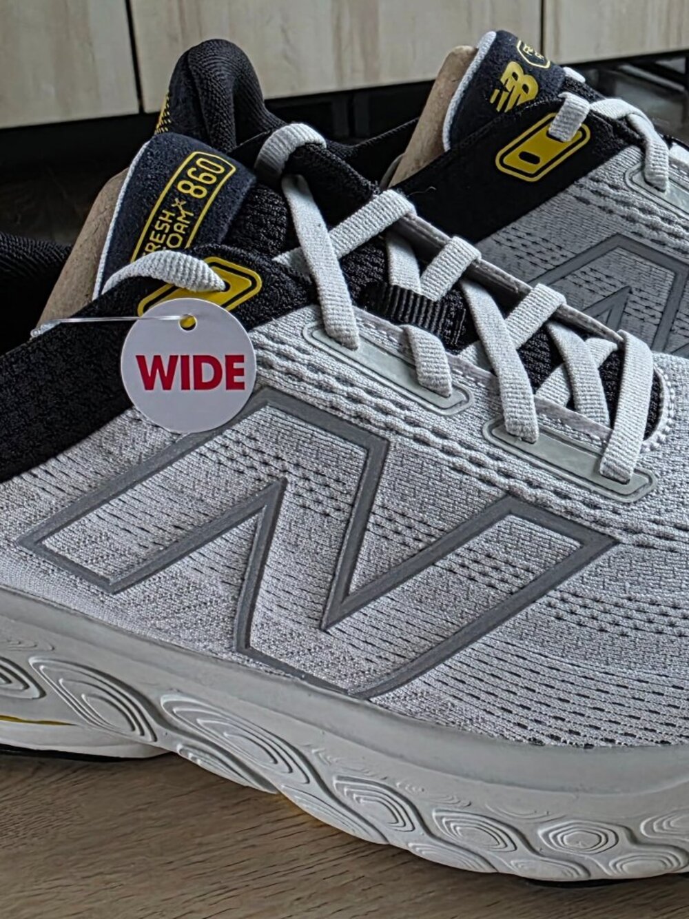New Balance 860G14 size 10 wide